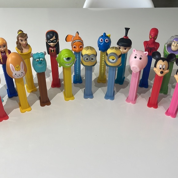 PEZ Dispensers - Picture 4 of 4
